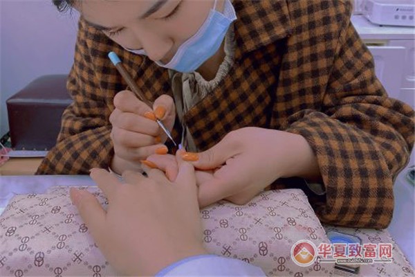 海豚湾美甲加盟